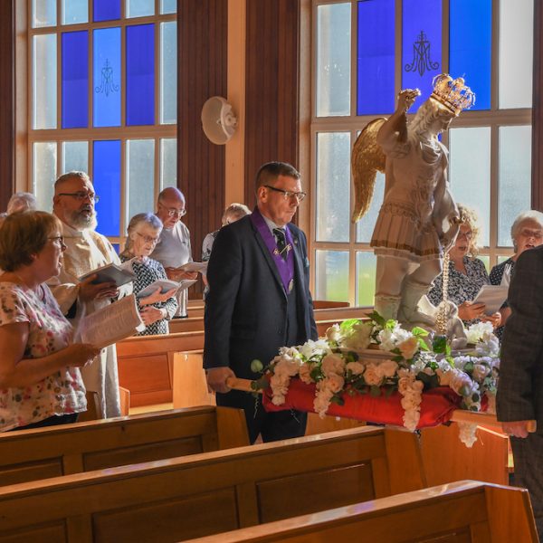 Italian Pilgrim Statue inspires prayers in time of need
